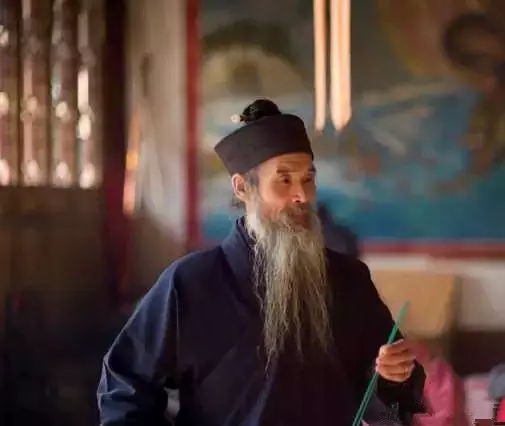 万两黄金不卖道,十字街头白送人 万两黄金不卖道,十字街头白送人
