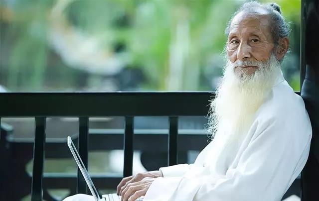 这个地方搓一搓，打通十二经络！这个养生方法80多岁老道医用了一辈子！