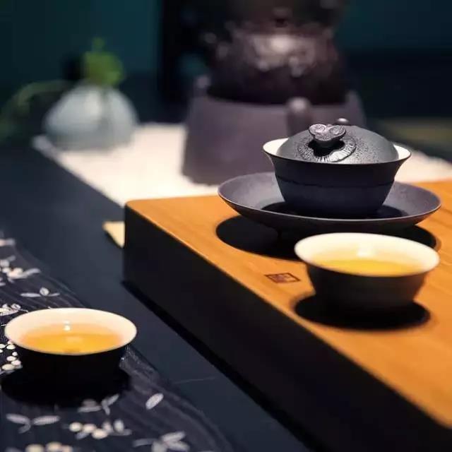 用这三味中药泡茶喝,精力充沛、延缓衰老,58岁像28岁! 用这三味中药泡茶喝,精力充沛、延缓衰老,58岁像28岁!