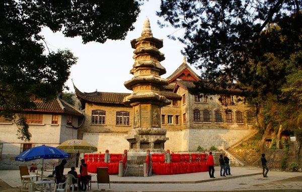 悠游南京栖霞山 古都的佛国圣地 悠游南京栖霞山 古都的佛国圣地