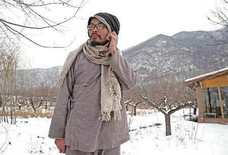 “金领”放弃百万年薪 一身布衣隐居终南山