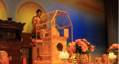 详解神秘的佛教安葬仪式之一:“坐缸” 详解神秘的佛教安葬仪式之一:“坐缸”
